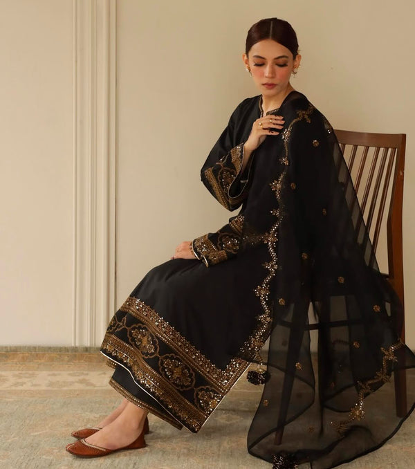 Black  | 3-Piece Stitched Lawn Arrival